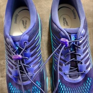 DANSKO WOMENS TENNIS SHOES  like new size 40 (9) in US